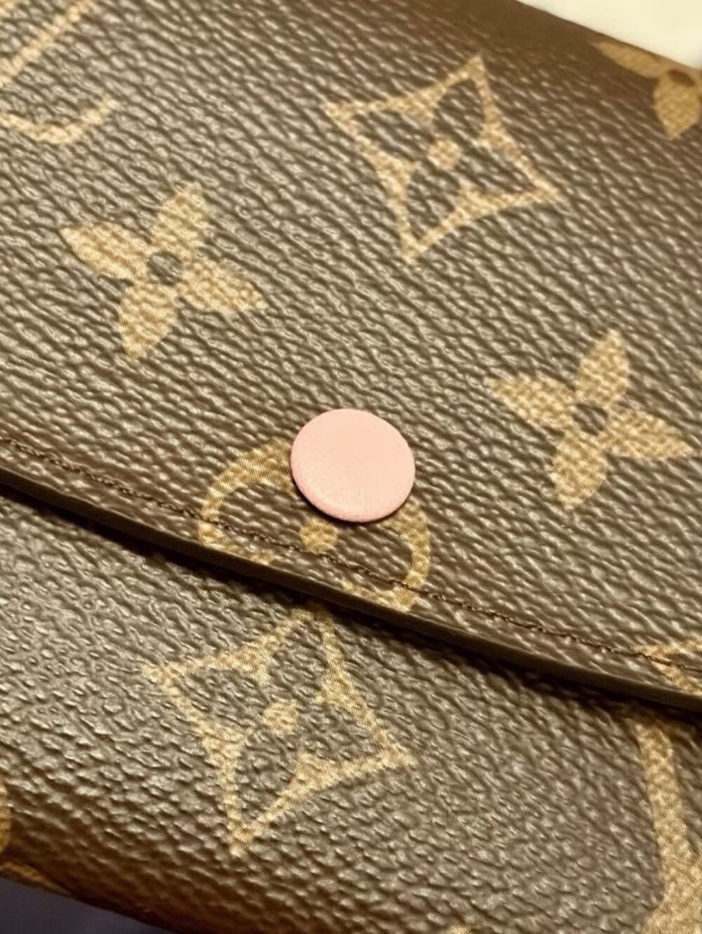 Louis Vuitton Emilie Wallet - Picture 4 of 8